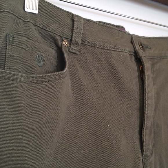 Gloria Vanderbilt Olive Jeans - Picture 3 of 4